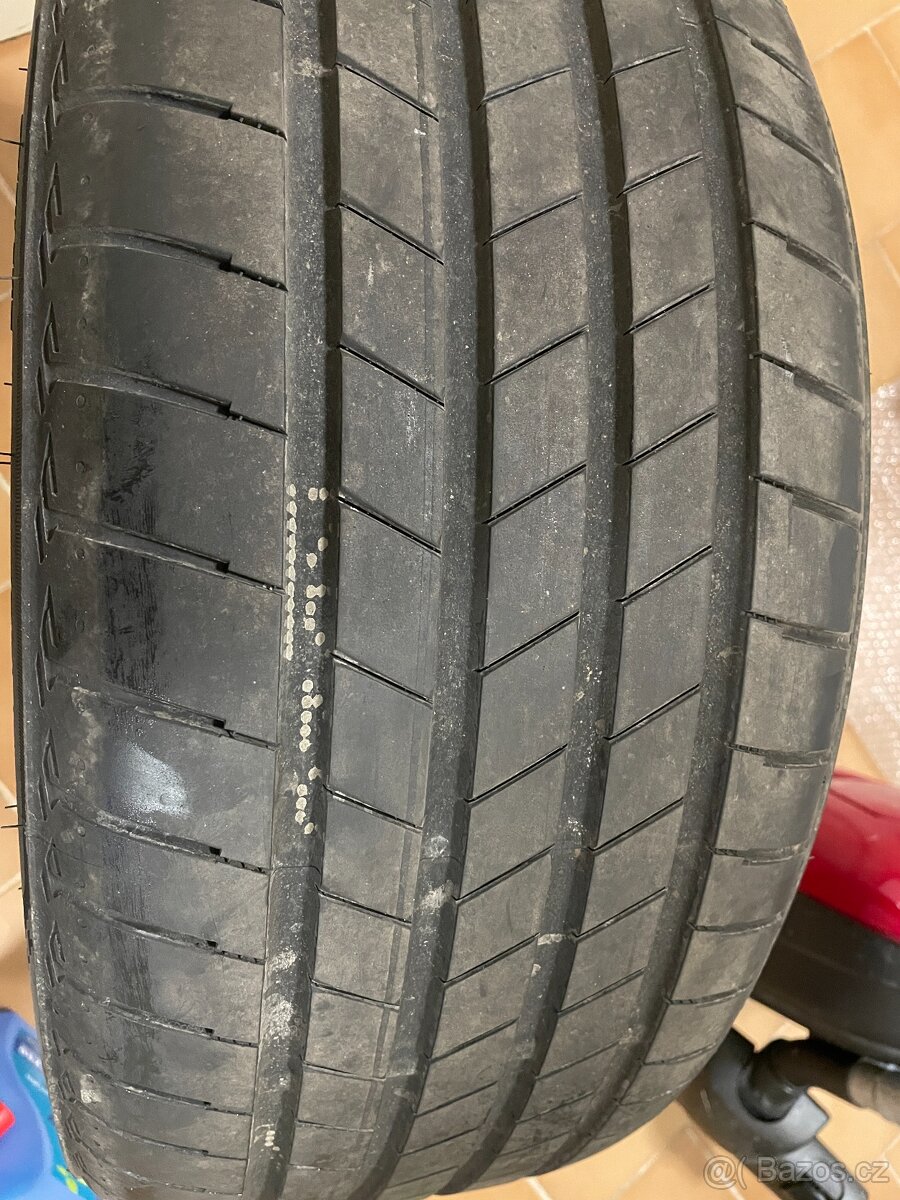 Bridgestone Turanza T005 235/45 ZR18 98 V
