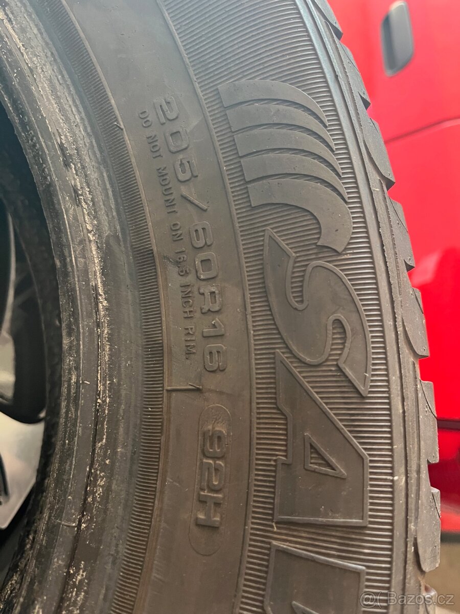 Pneu 205/60 R16