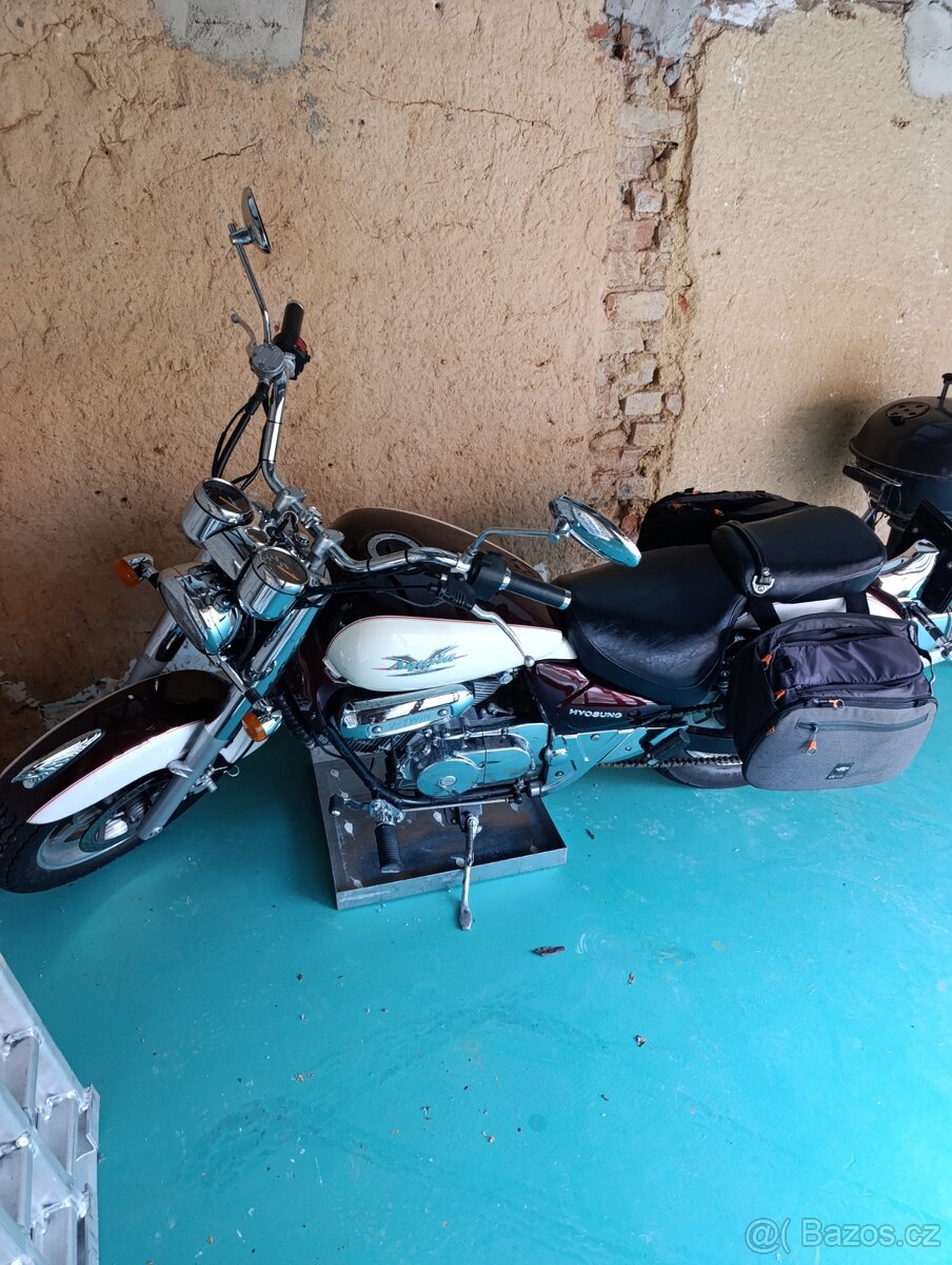 Hyosung agila GV 250