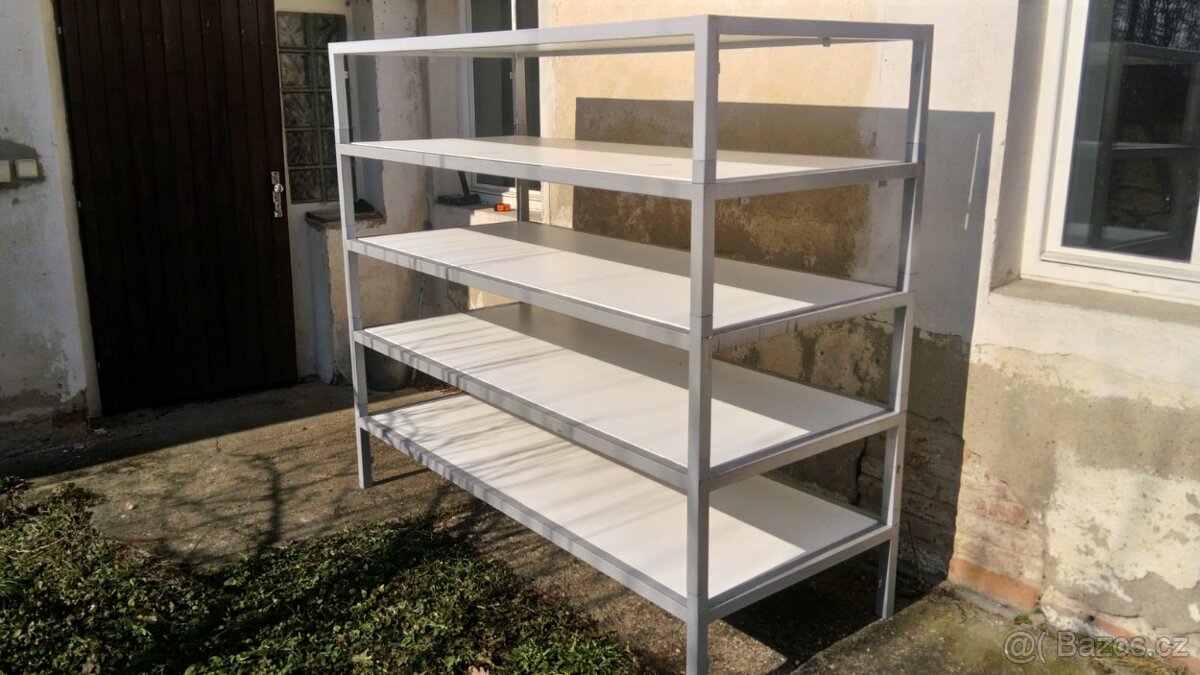 Prodám bytelné ocelové regály vyrobené z jeklu 40x40mm
