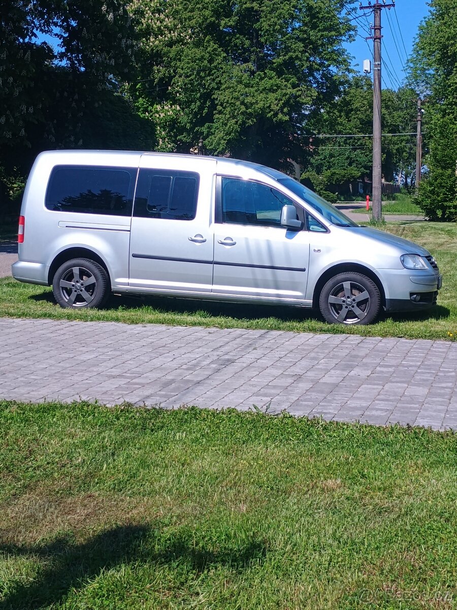 VW Caddy Maxi 1,9 TDI DSG -7 míst