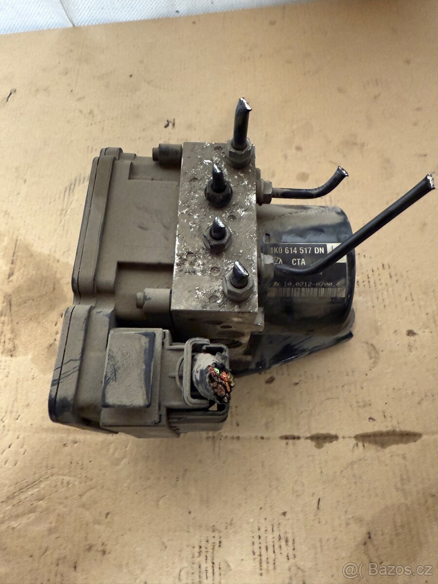 ABS jednotka 1K0 614 517 DN / 1K0 907 379 BK