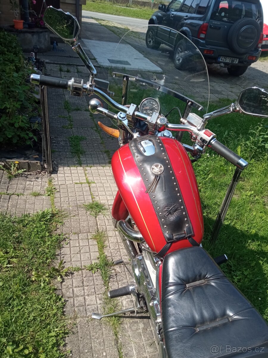 Motocykl Suzuki Intruder VS 800 GLP