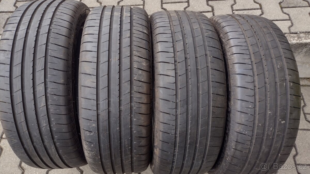 Letní pneu 215/55 R18 Bridgestone jako nové