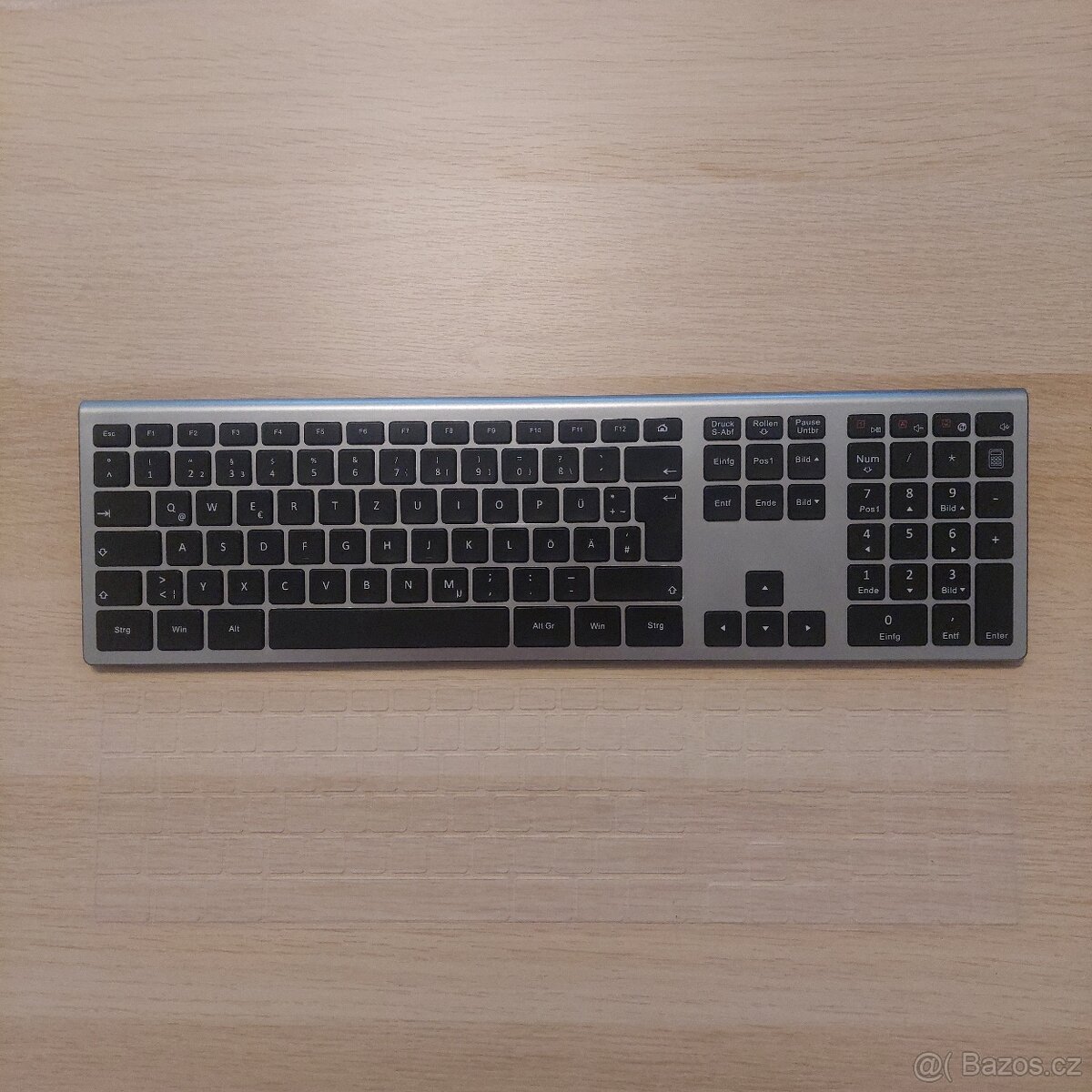 Bezdrátová klávesnice + silikonový kryt (nepoužité)