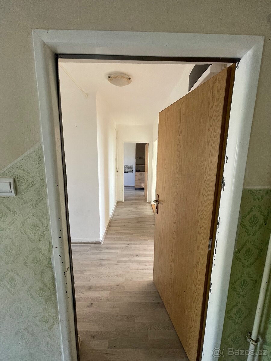 Prodám byt 2+1 - 60m2 Nový Bydžov, zahrada, garáž