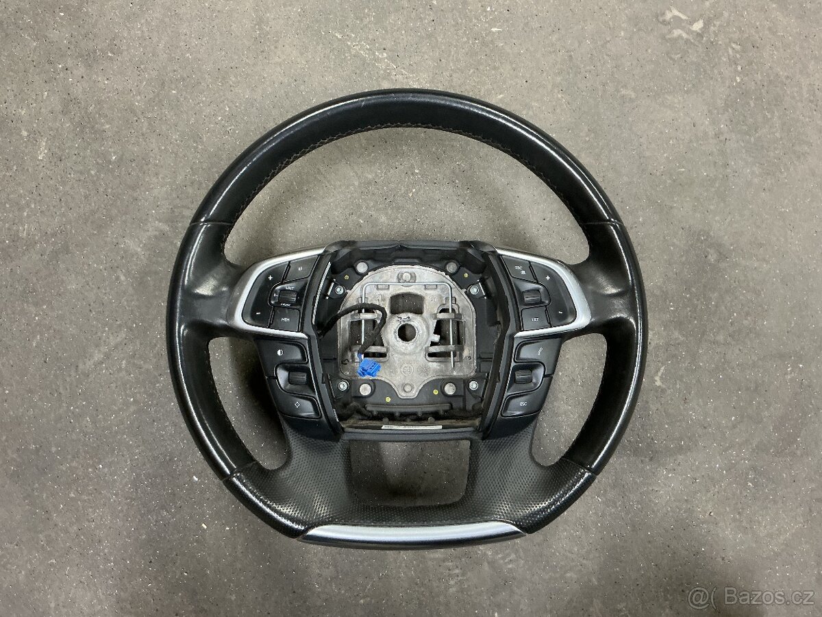 Citroen C4 - volant. Model 2012