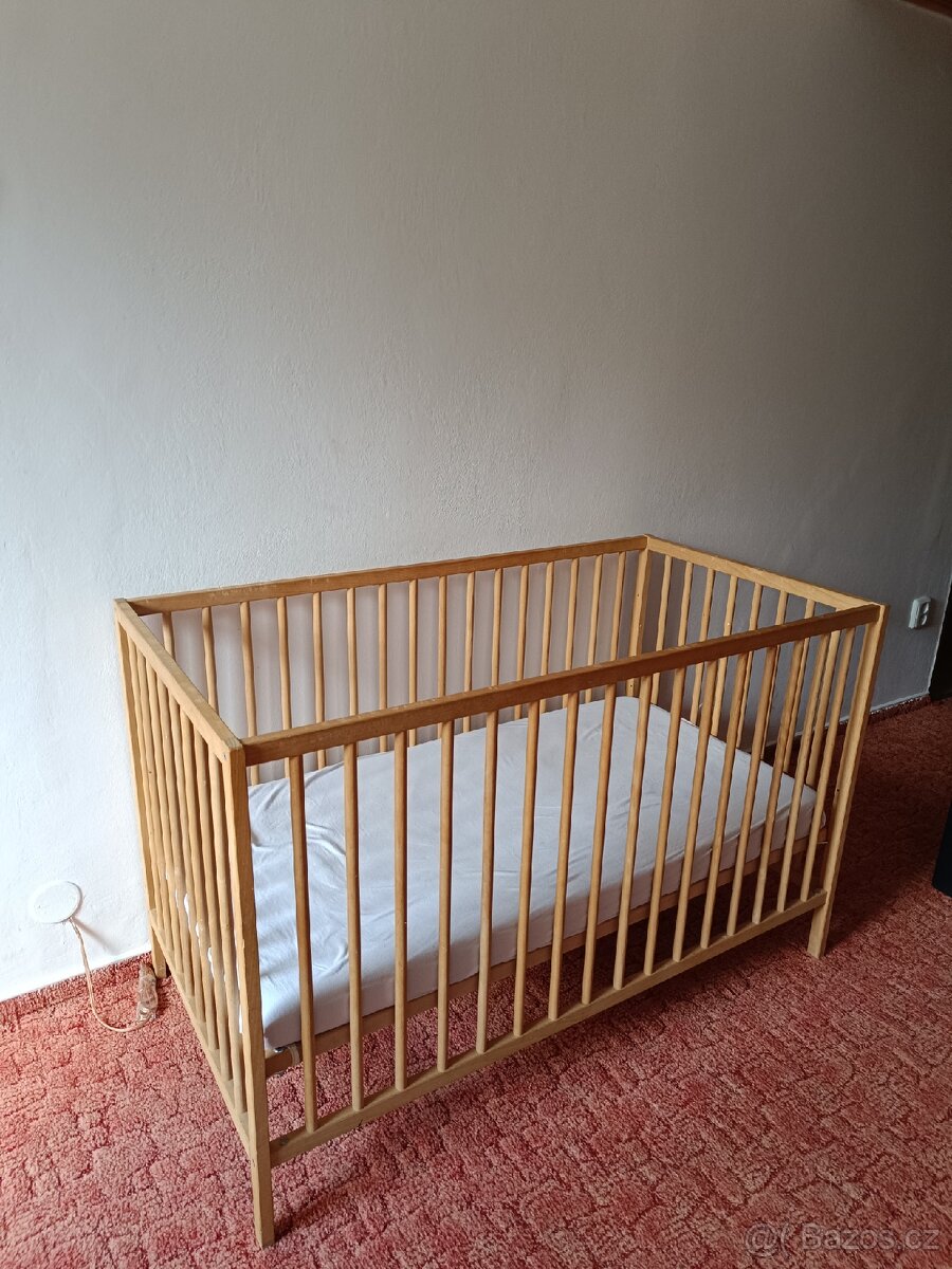 Dětská postýlka z ikei
