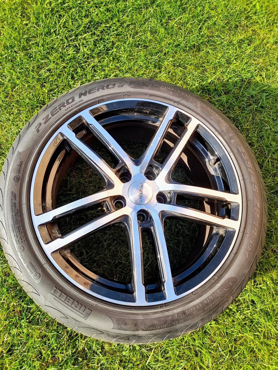 Pneu letní kola 8J x 18 šrouby 5x108