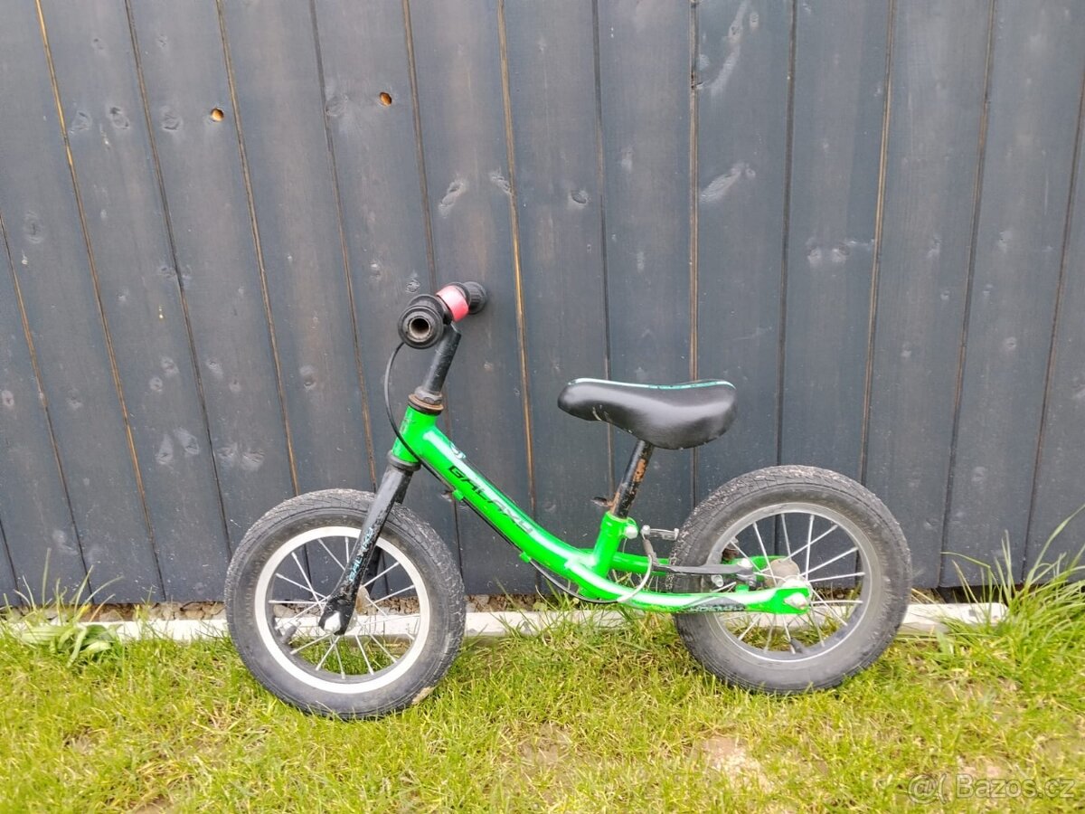 dětské odrážedlo