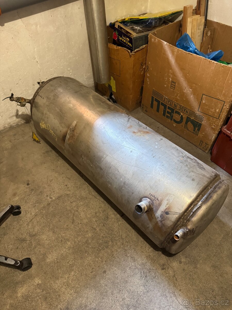 Dvouplášťový nerezový bojler