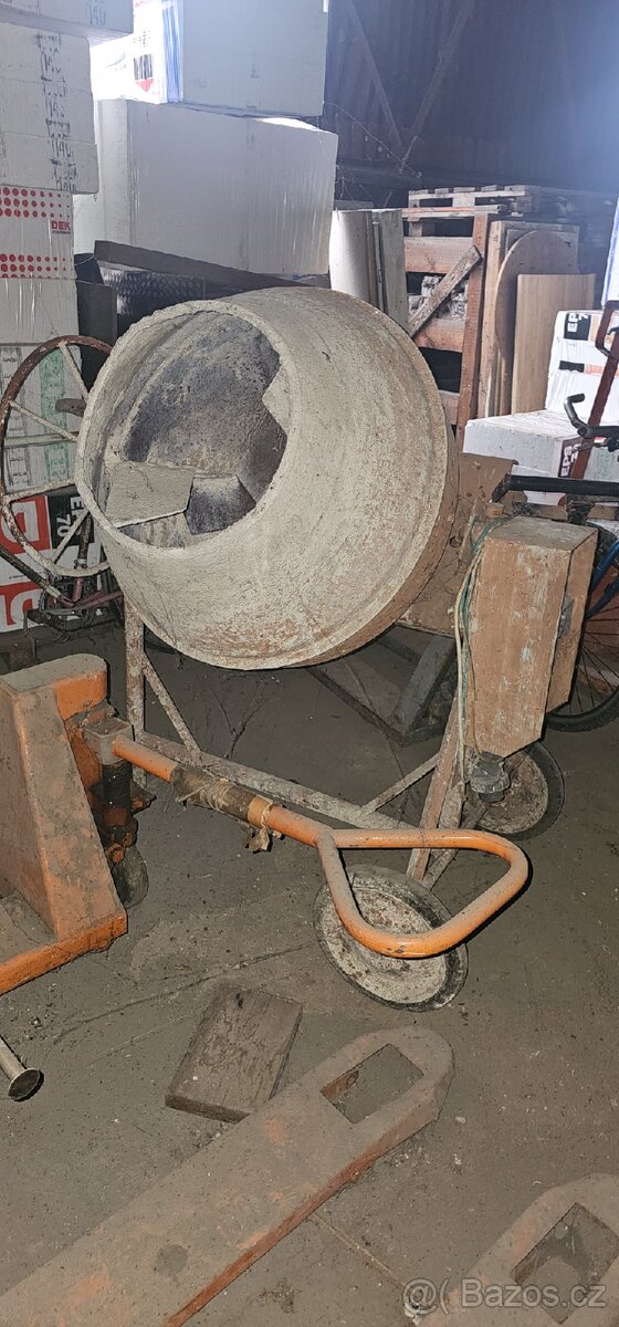 Stavební míchačka