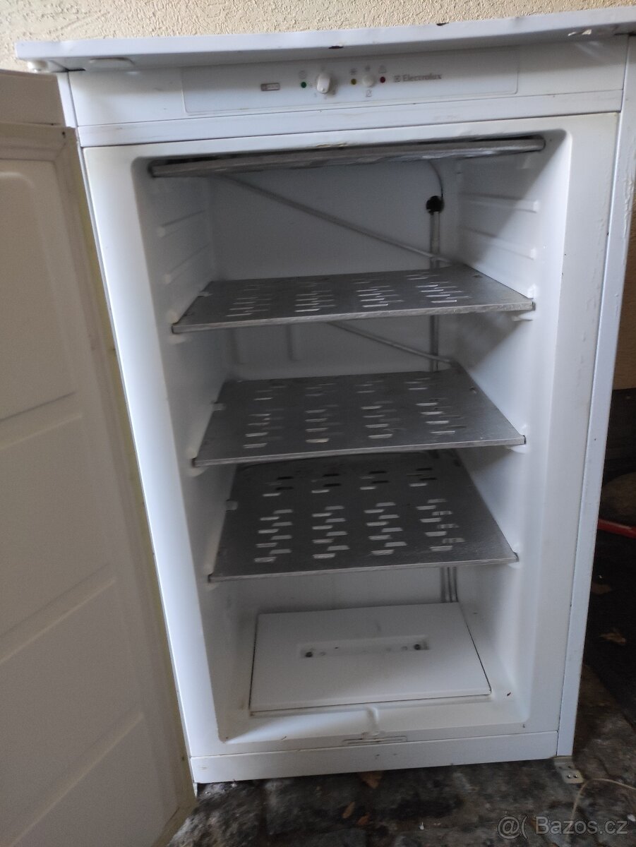 Mrazák vestavný Electrolux 110 litrů rychle a levně (sleva)