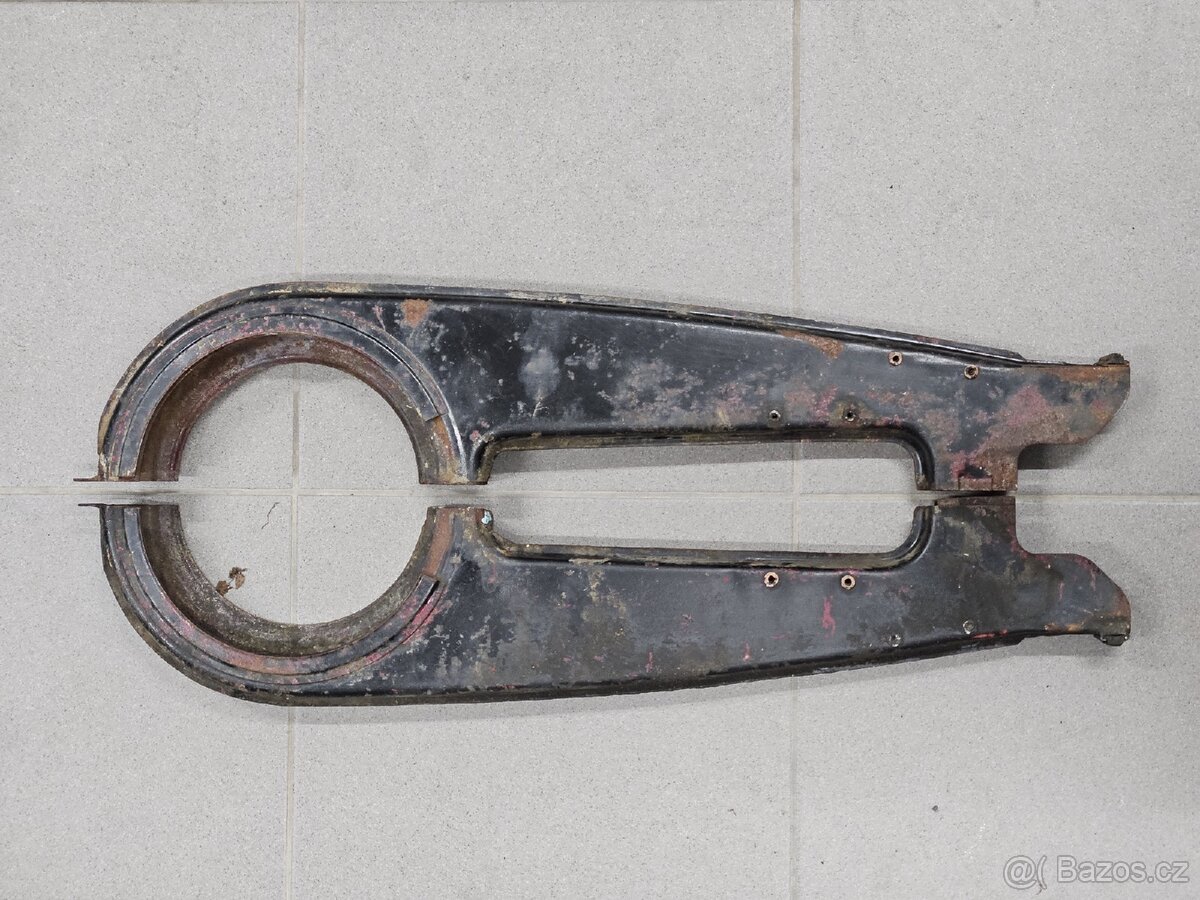 Kryt řetězu Jawa 250