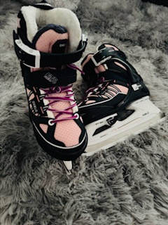 OXELO – DÍVČÍ LEDNÍ BRUSLE FIT 500 (MODRO-RŮŽOVÉ)