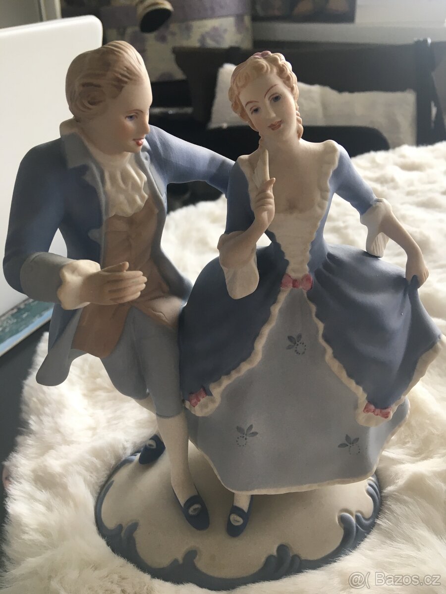 Porcelánová soška