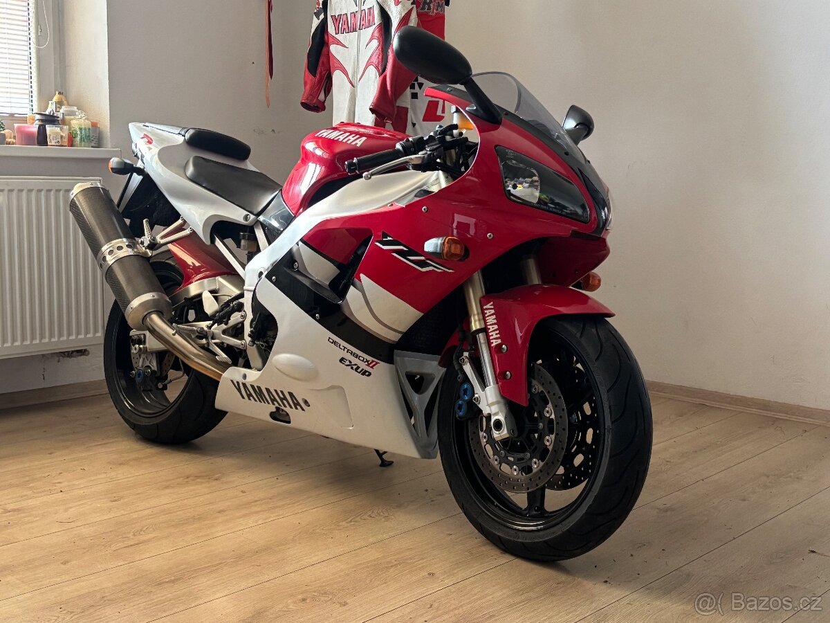 Yamaha R1 1999