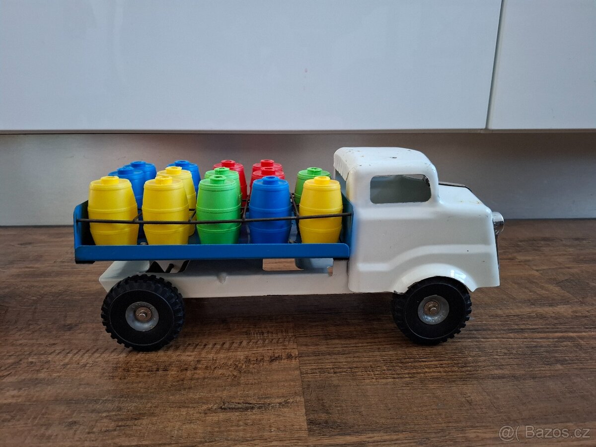 Auto na hraní