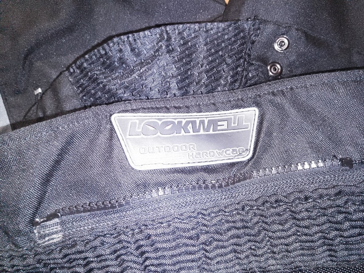 Nabízím oblek na moto