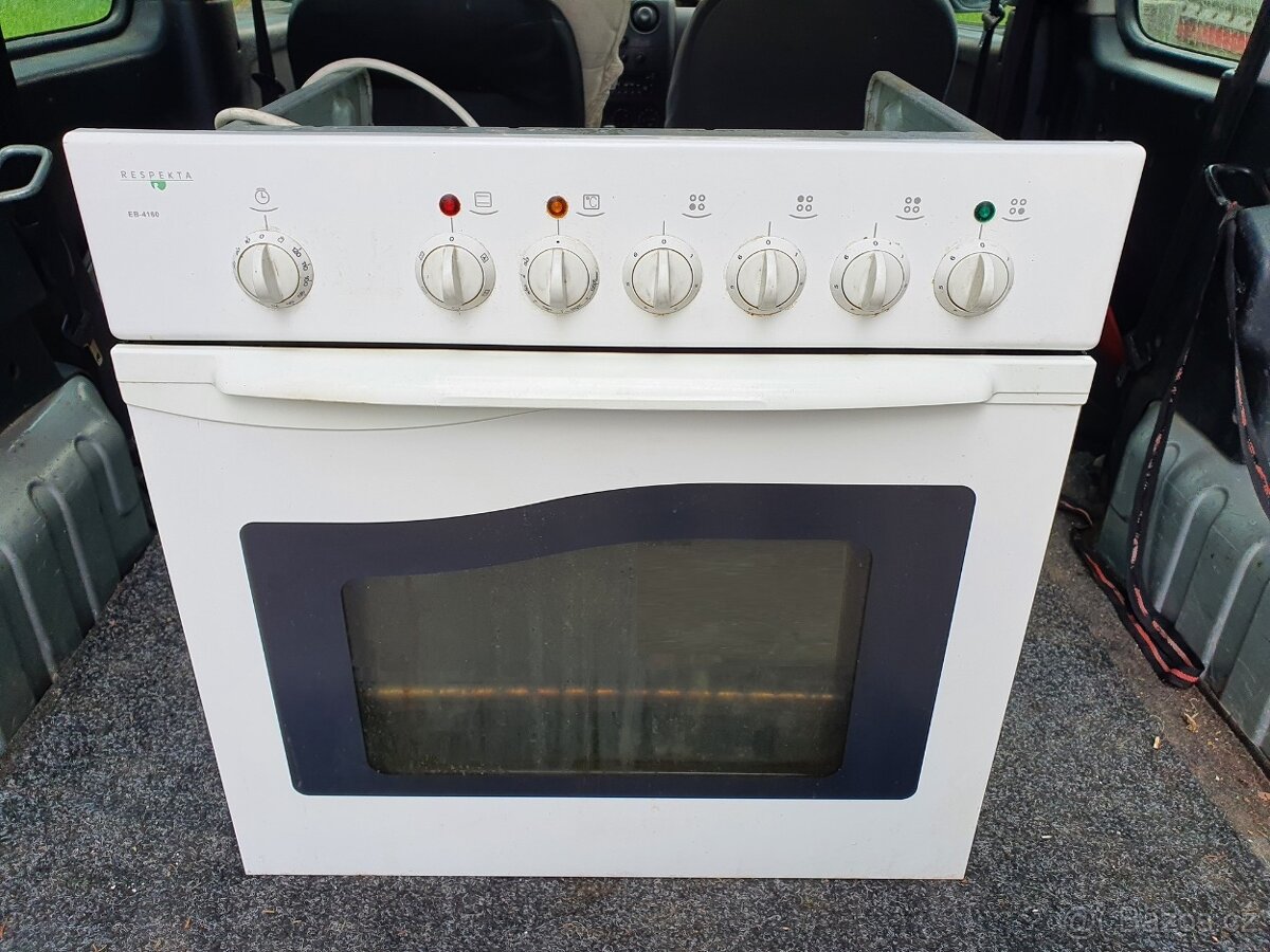el. vestavná trouba s horkovzdušným ventilátorem