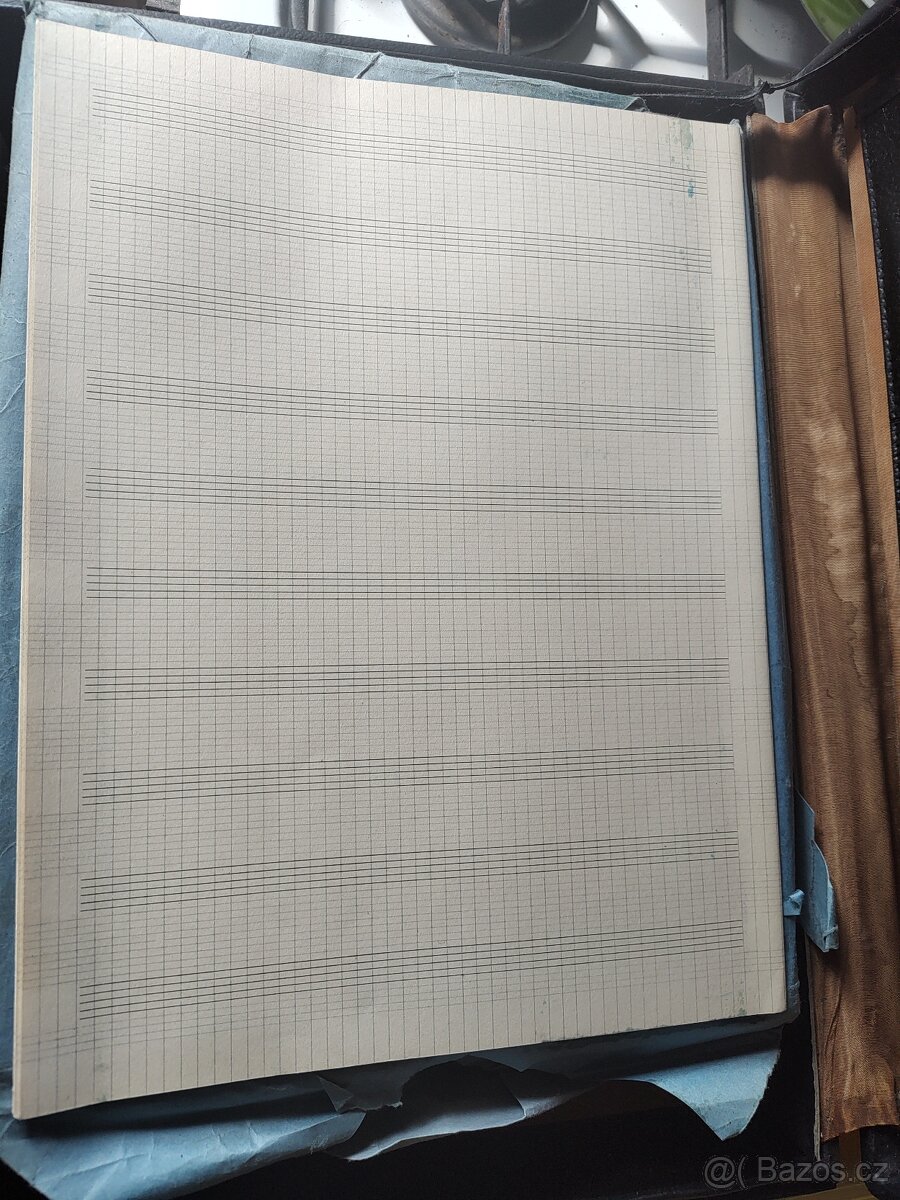 Notový papír B4, 10 osnov