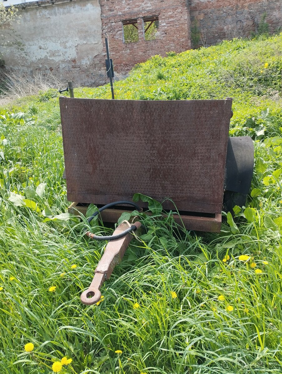 Sklopný valník (sklopka) a káru za traktor