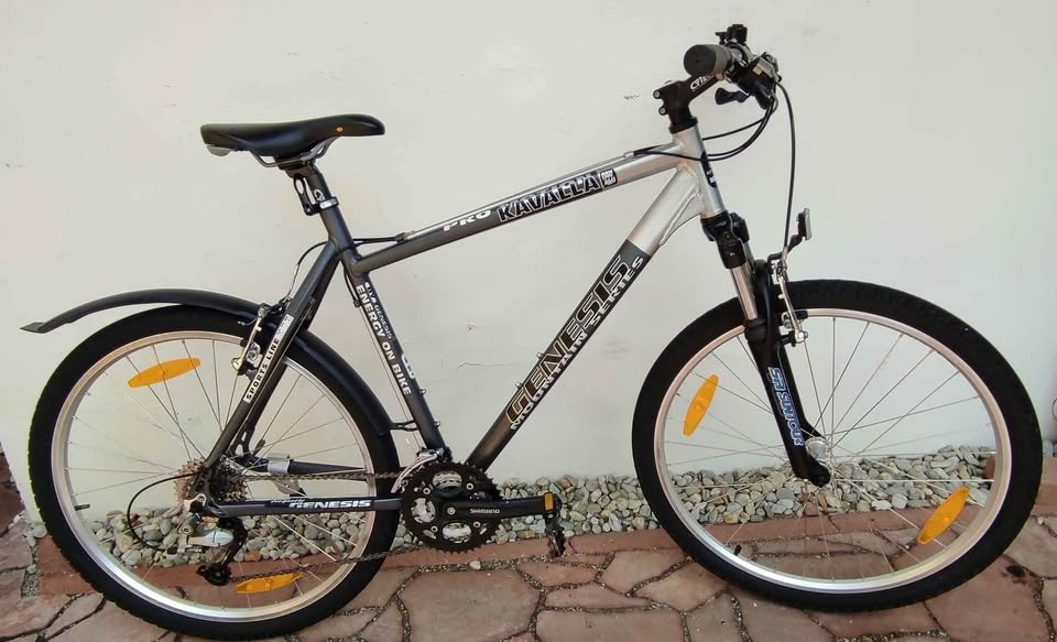 Kolo Genesis - alu rám 21"