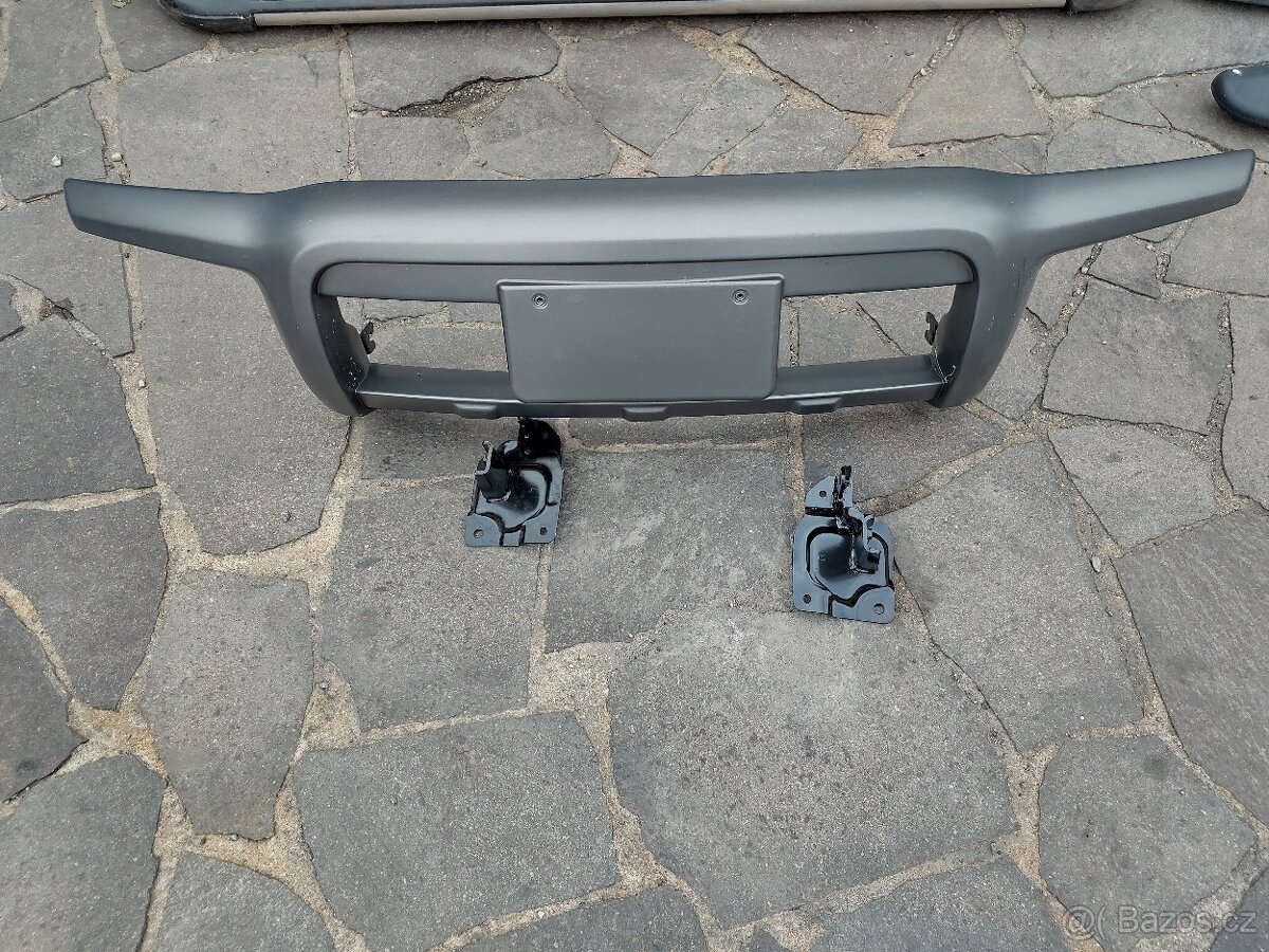 Rám přední Ssangyong Rodius I. nový a ORIGINÁL s držáky