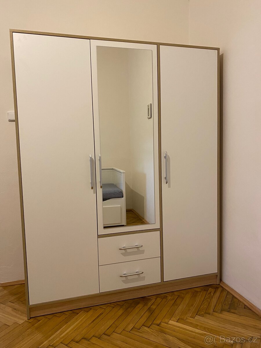 Šatní skříň Rams