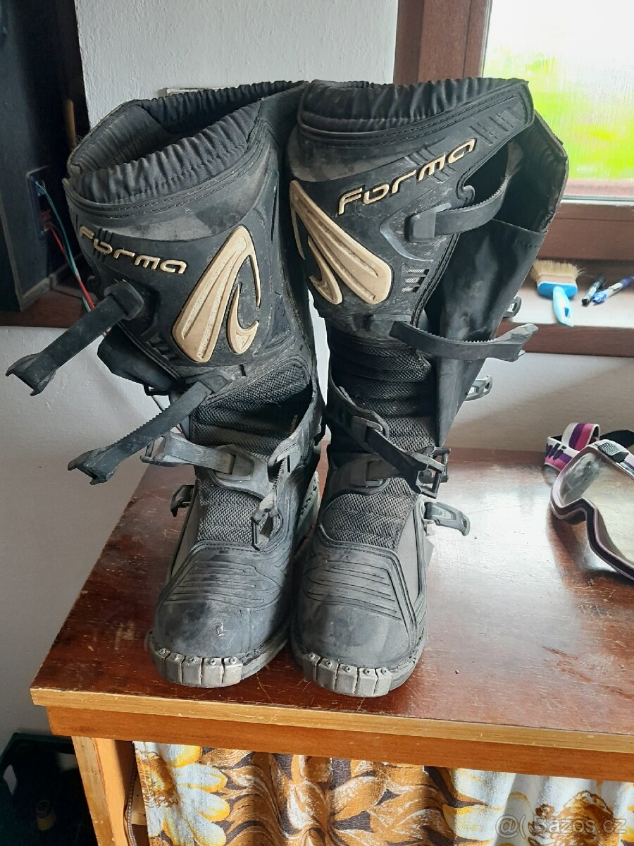 Krosove boty forma 44,dobrý stav