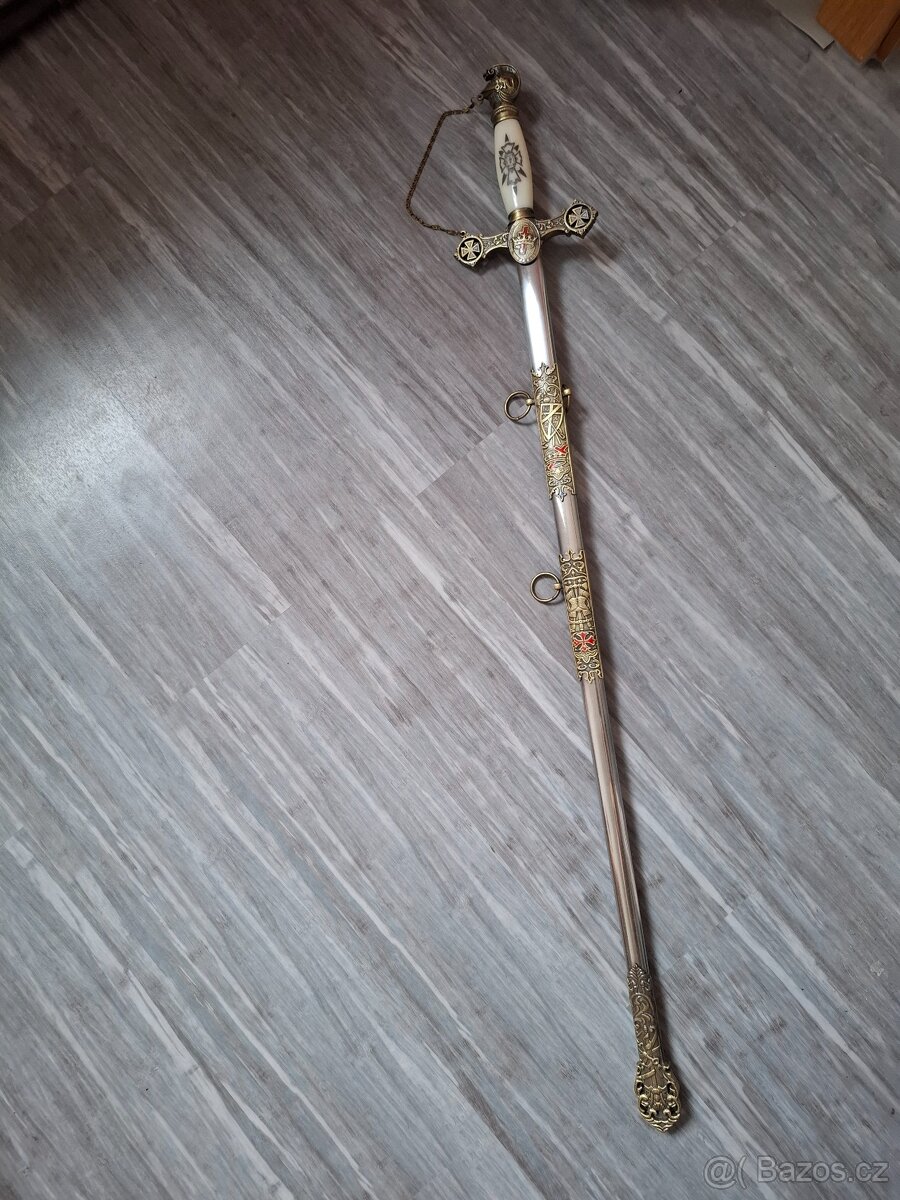 Mec s pochvou