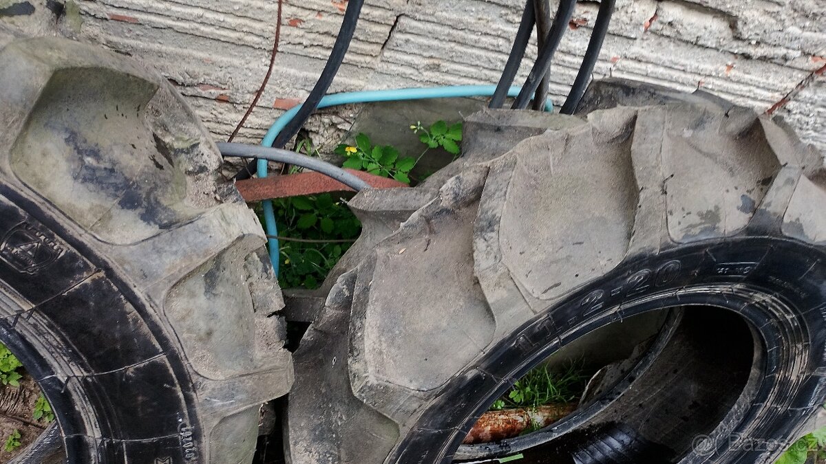 Pneu na malotraktor