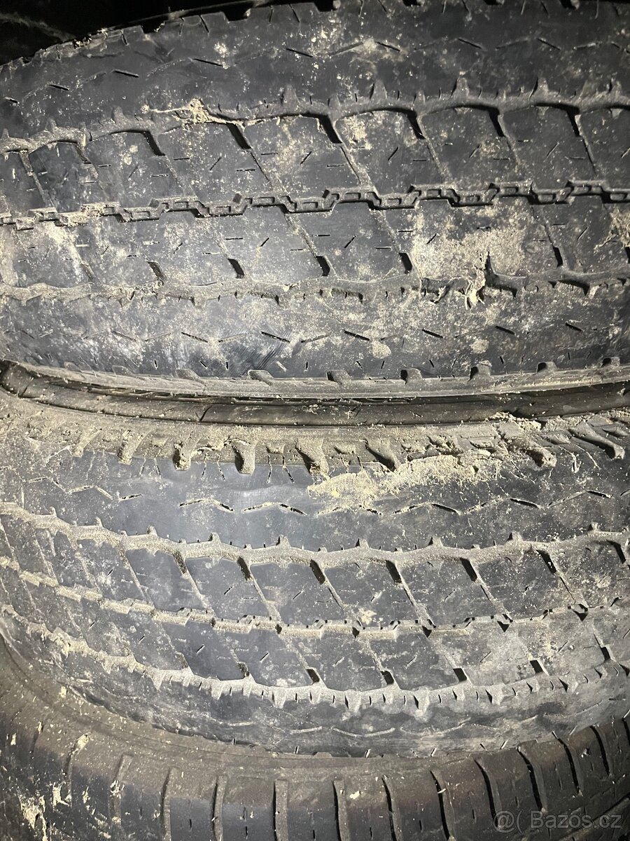 Pneu 195/75 r15c