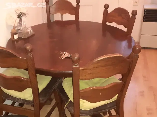 Stůl a židle