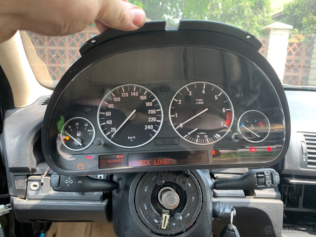 Budíky e39
