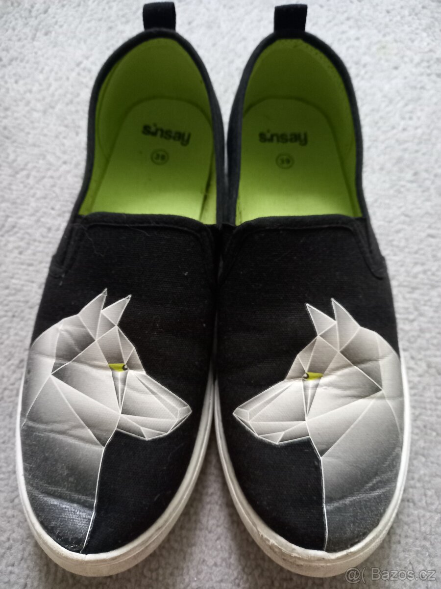 Tenisky slip-on s obrazkem vel. 39