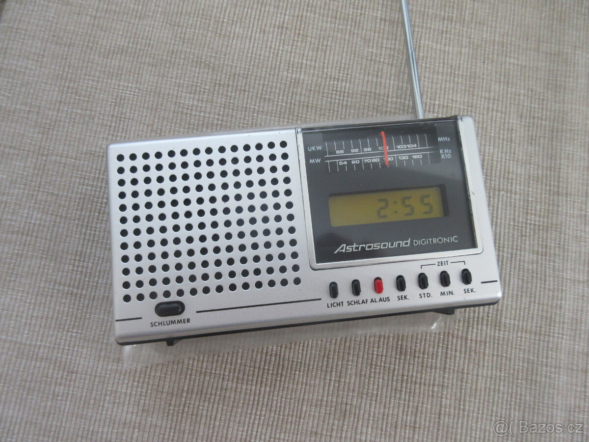 Tranzistorové rádio z 80 tých roků min. století - hraje