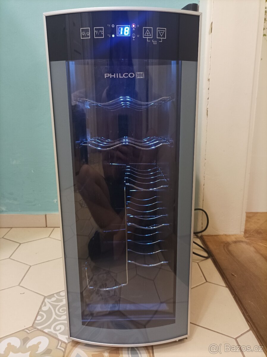 Vinotéka PHILCO PW12