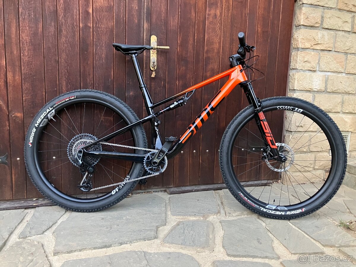 Nové BMC Fourstroke 01 ONE, flashfire
