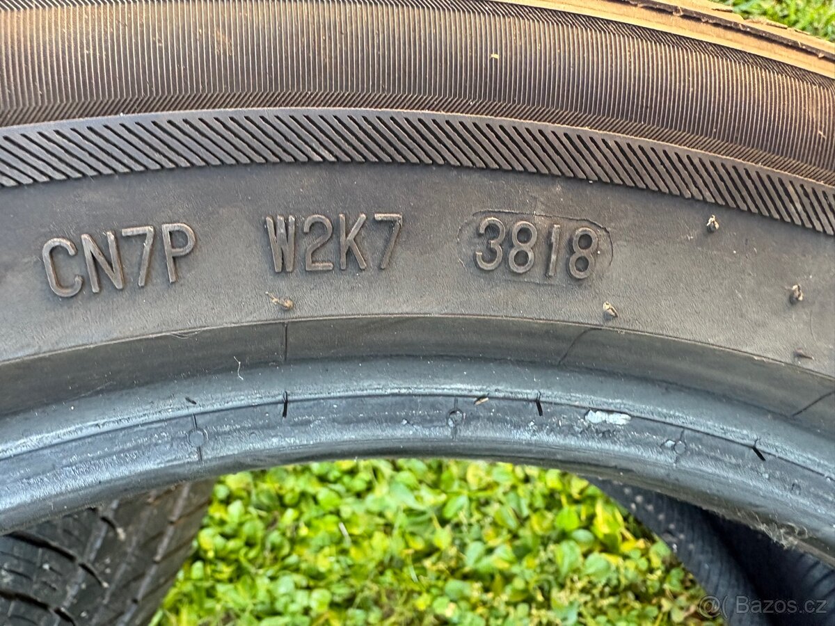 Pneu zimní 205/50/17