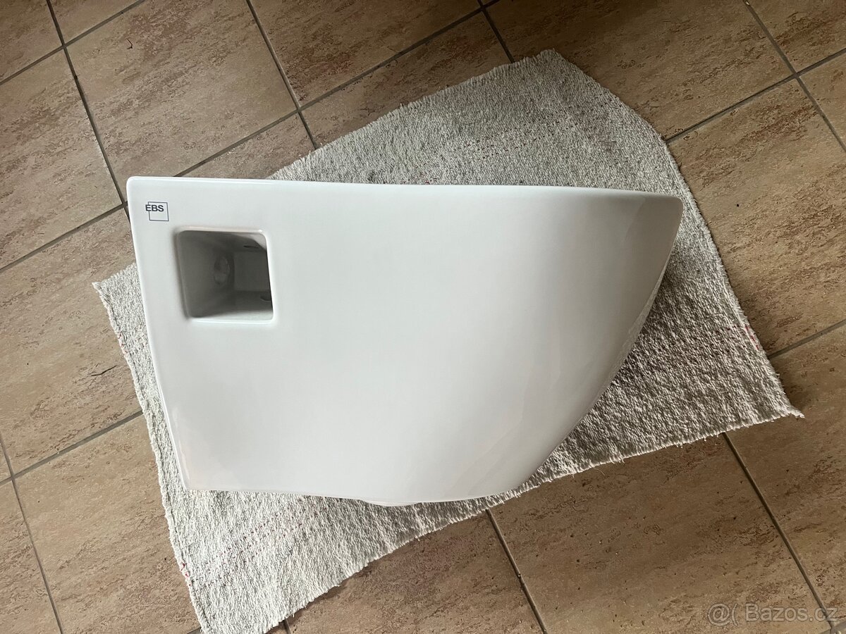 Nové závěsné WC EBS