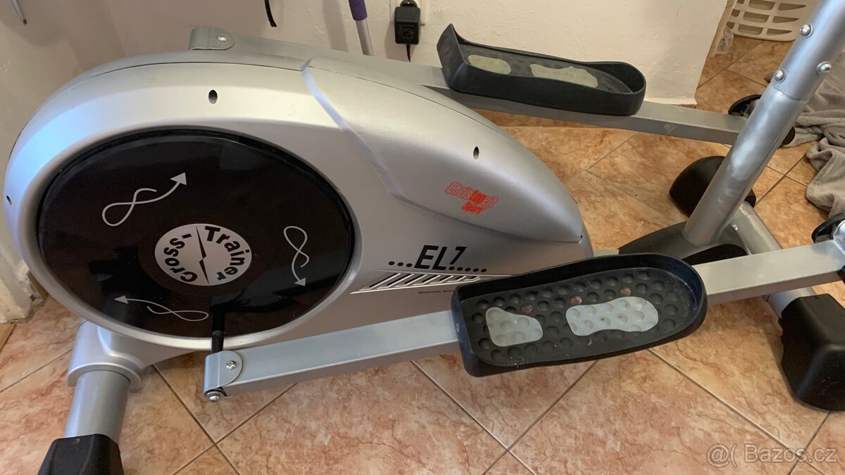 Elipticky trenažer