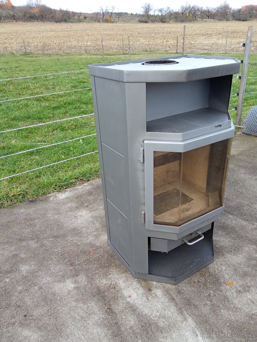 Krbová kamna JUSTUS  8KW ,zánovní