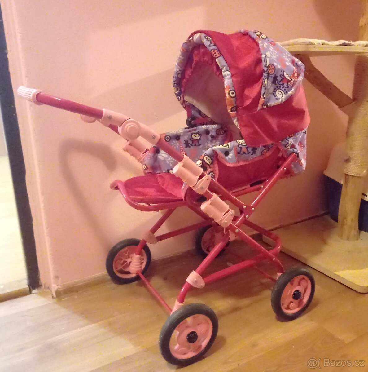 Kočárek pro panenky