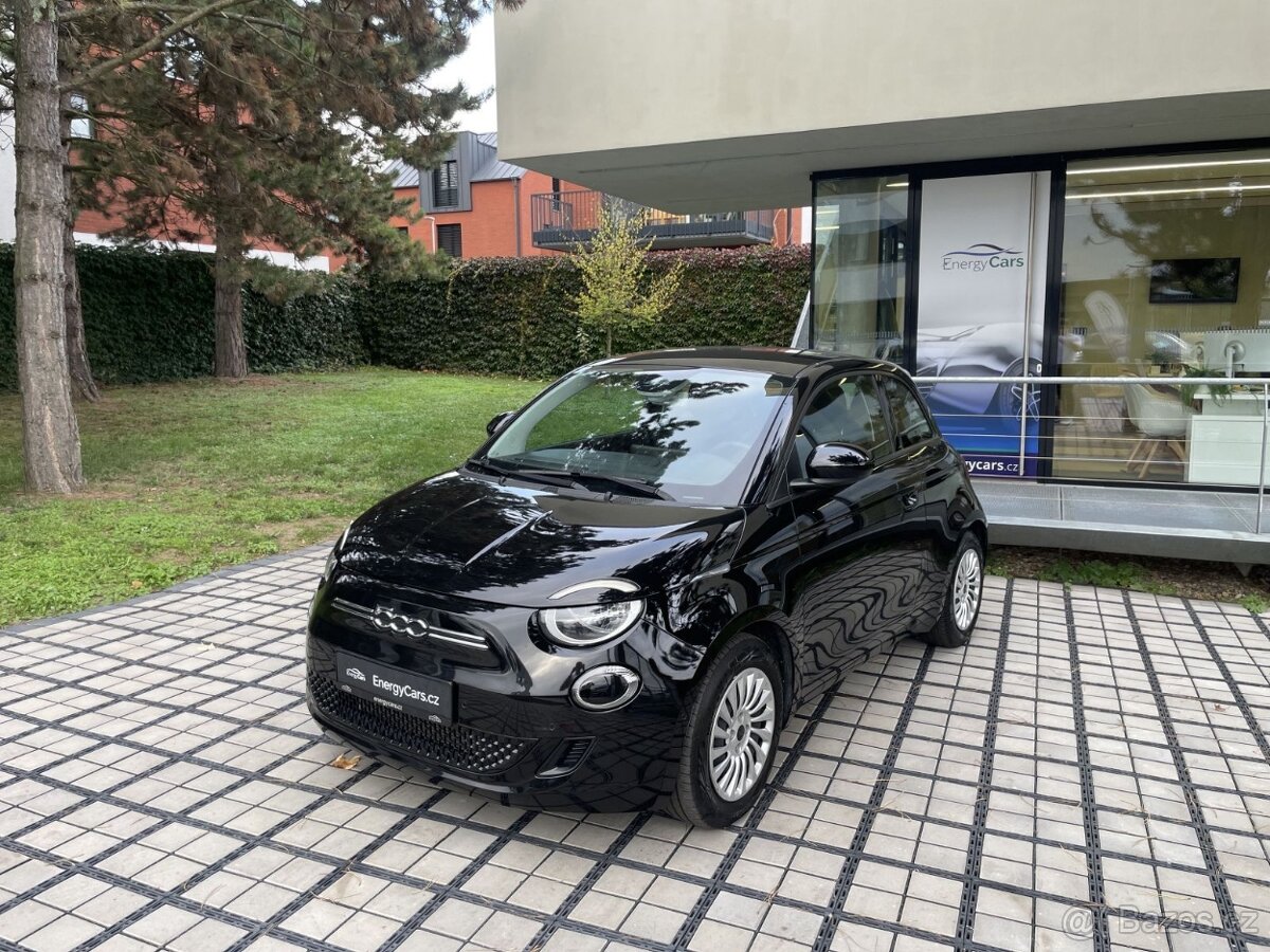 Fiat 500E, ICON 42kWh Kamera Senzory