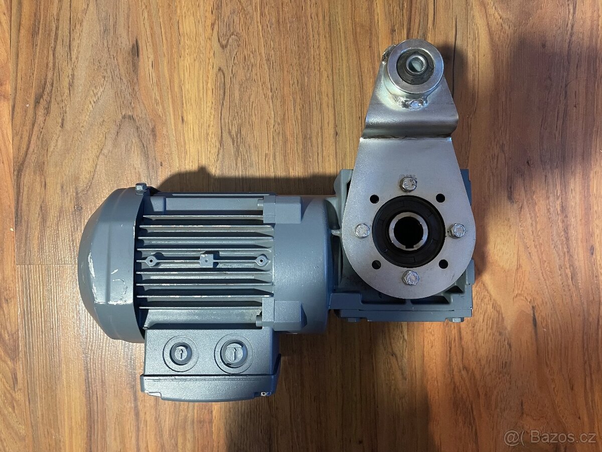 Elektromotor s převodovkou SEW