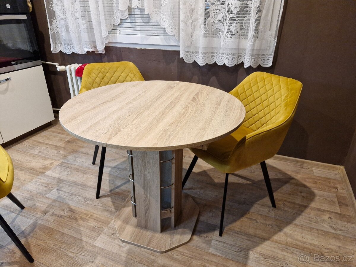 Jídelní stůl Tadeáš S07