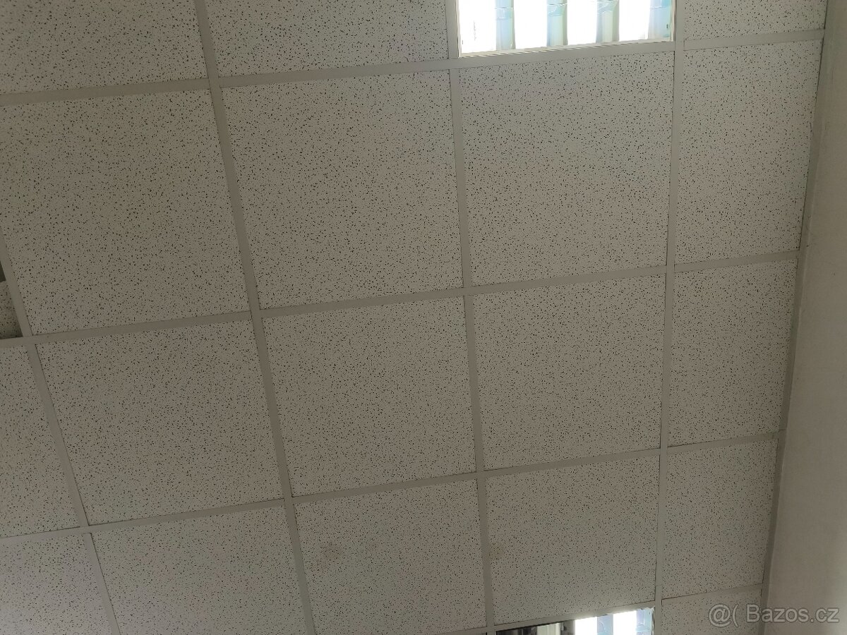 Kazetový strop za odvoz