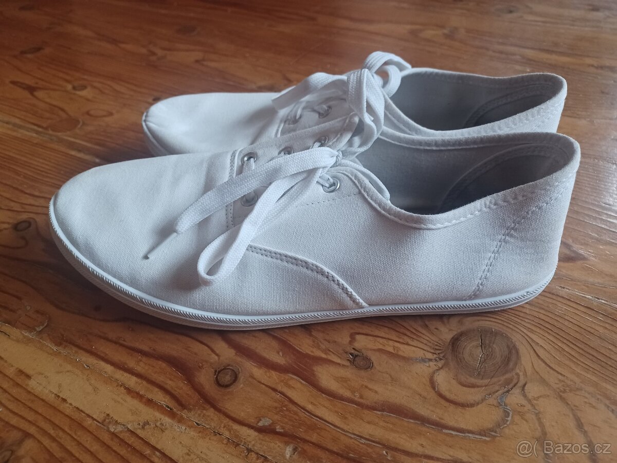 Bílé plátěnky 40