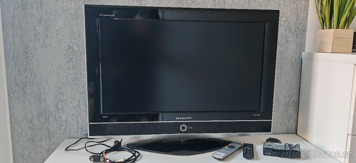 Televize Skyworth VII Digital Engine + set top box